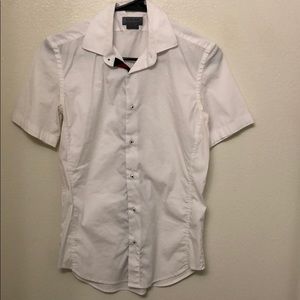 SUPER SLIM SHORT SLEEVE BUTTON UP